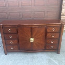Solid Wood 8 Drawer Dresser with double door