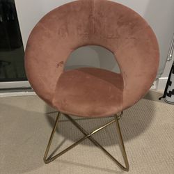 Mauve Cute Boutique Chair With Golden Steel Legs 