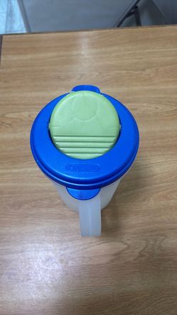 Sterilite Plastic Pitcher with Lid
