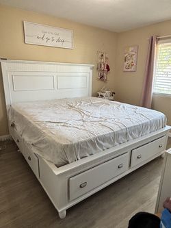 King size bed