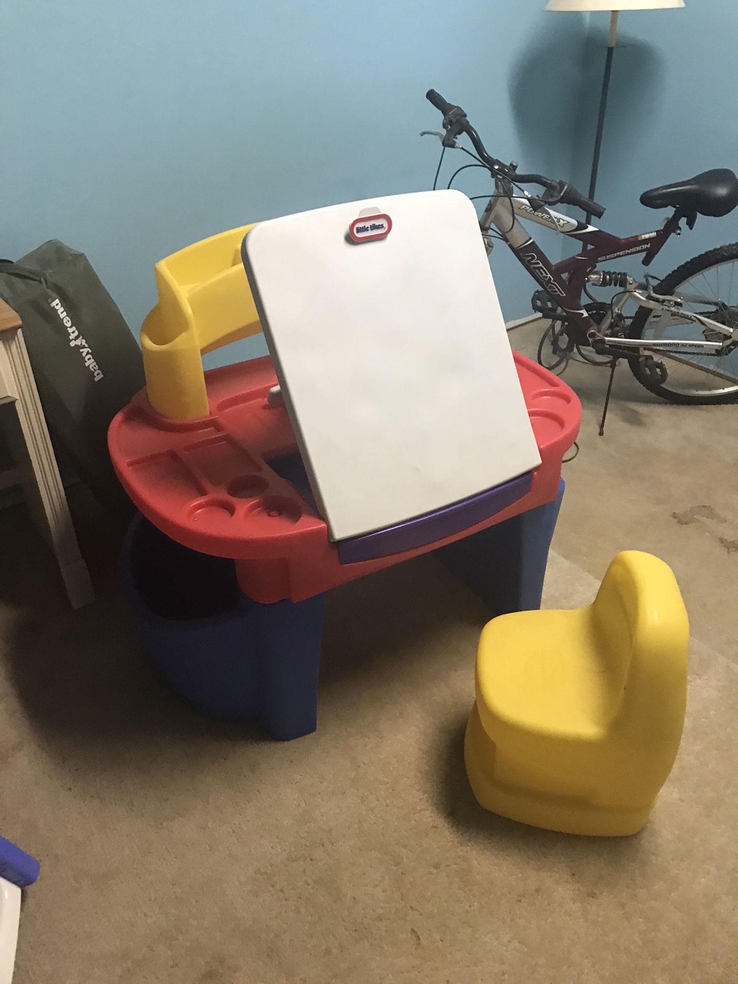 Little Tikes Desk With Easel