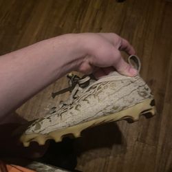 Size 8 Cleats Used 