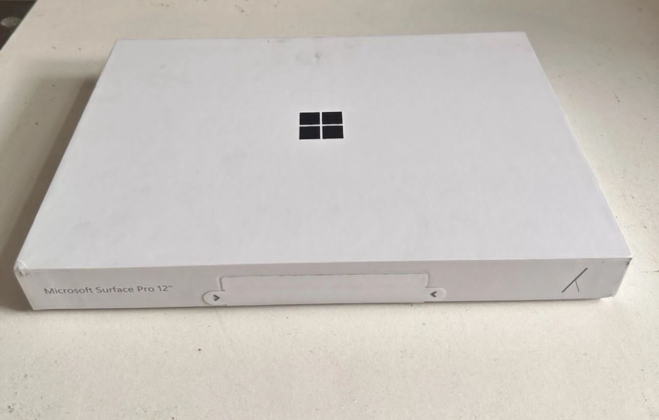 Microsoft surface pro copilot + Pc 12” touch screen snapdragon x plus 16gb 256gb latest model 11th edition 