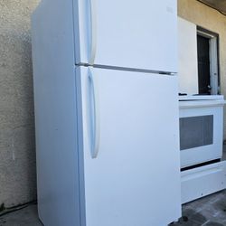Apartment Size Refrigerator Working Perfectly Fine Very Clean I Can Deliver To You 90 Days Warranty 
