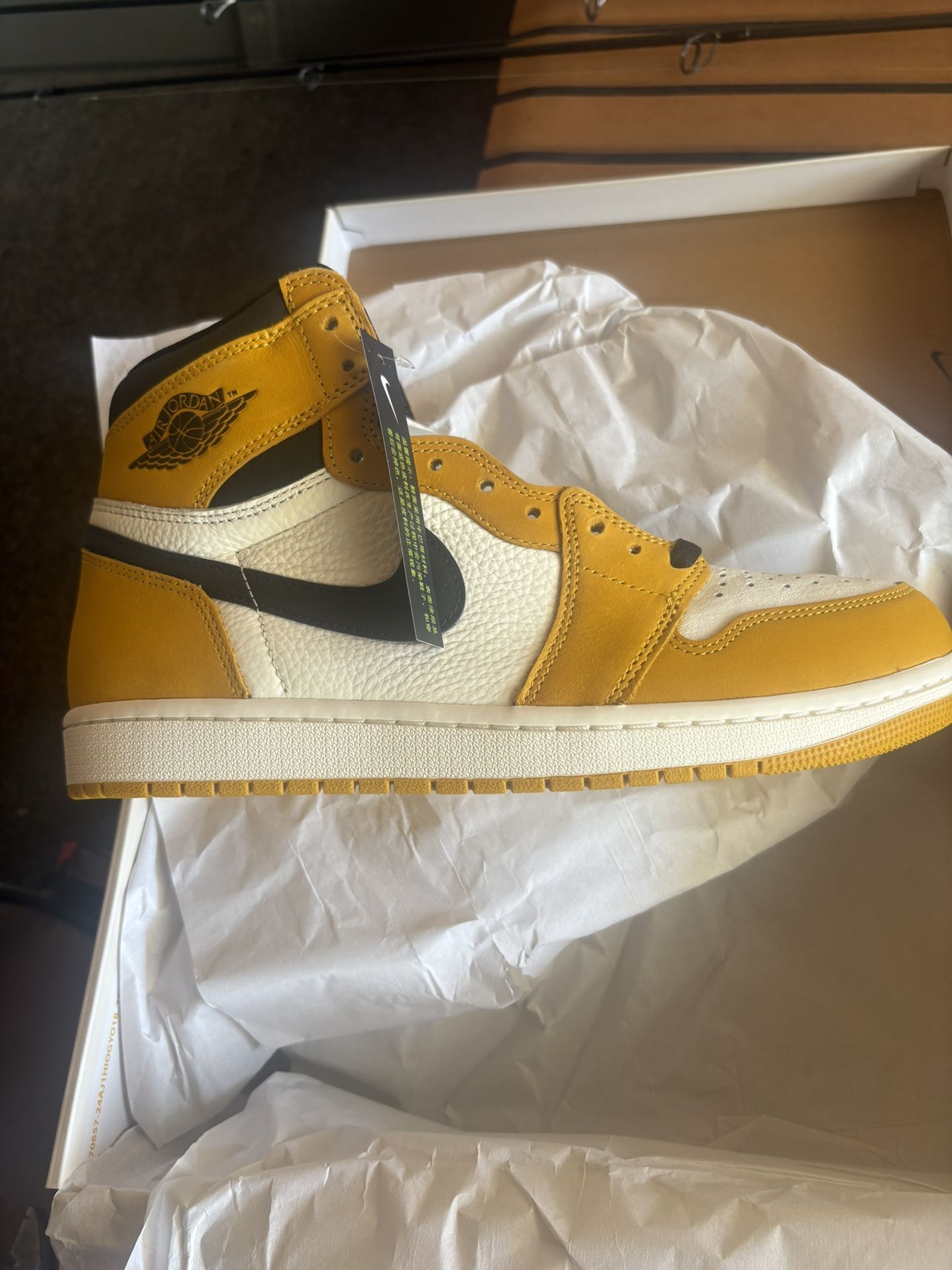 New In Box Jordan 1 Retro High OG Size 10