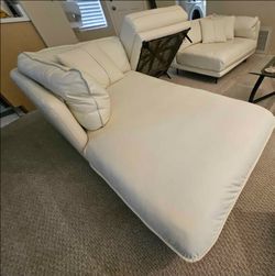 Soka Home Brand (high-end like new) leather sectional sofa with left side Chase