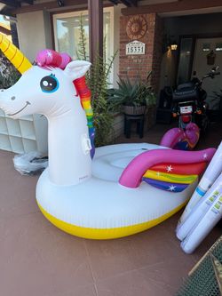 Unicorn pool floaty
