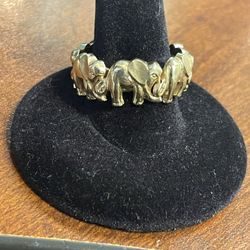 14k Gold Elephant Ring!