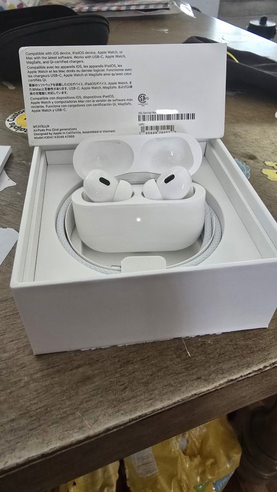 Apple AirPods Pro 2.