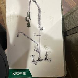 Center  Wall  Mount Pre- Rinse 8”