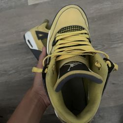 Jordan 4 Lightnings