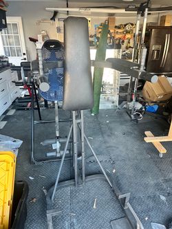 Vertical Knee Raise and Dip Machine