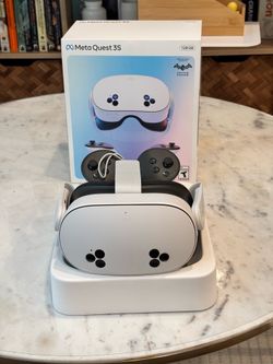 Meta Quest 3S 128GB Oculus VR Headset Pristine Condition