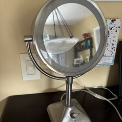 Con-Air Vanity Makeup Mirror w Magnifier (and Light) Conair