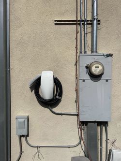 Tesla wall connector EV car charger outlet nema 1450 level 2