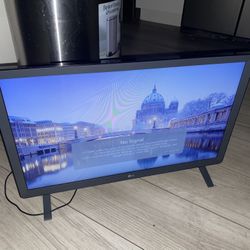24 Inch LG Smart Tv 