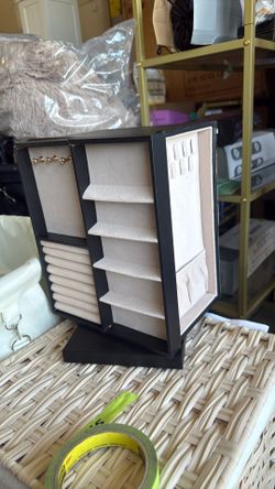 Jewelry storage