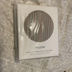 Mushie mini crib sheet