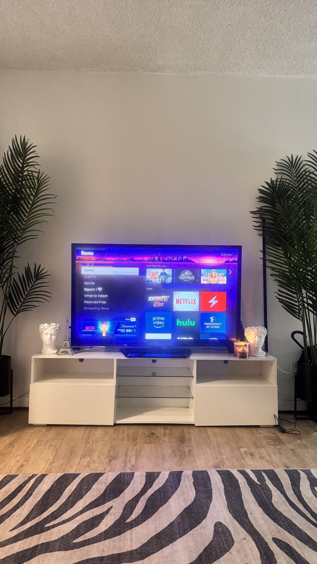 LG TV 45 in