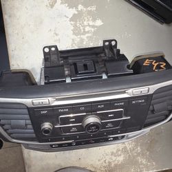 2013-2015 HONDA ACCORD  CD PLAYER RADIO WITH AC CONTROL