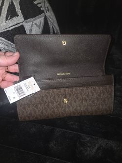New Michael Kors wallet with tags