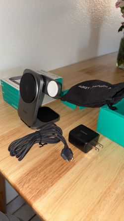 MAGNETIC AUKEY 3 in 1 charger