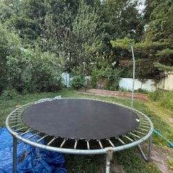 Trampoline 