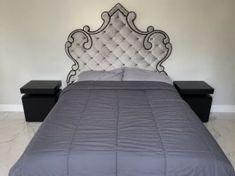 4-Piece Full Bedroom Set MATTRESS INCLUDED – Excellent Condition