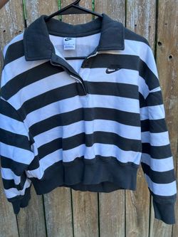 Nike woman’s sweater