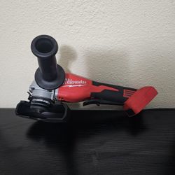 MILWAUKEE M18 FUEL 4 1/2  5" ANGLE GRINDER 