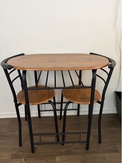 Dining table and chairs small