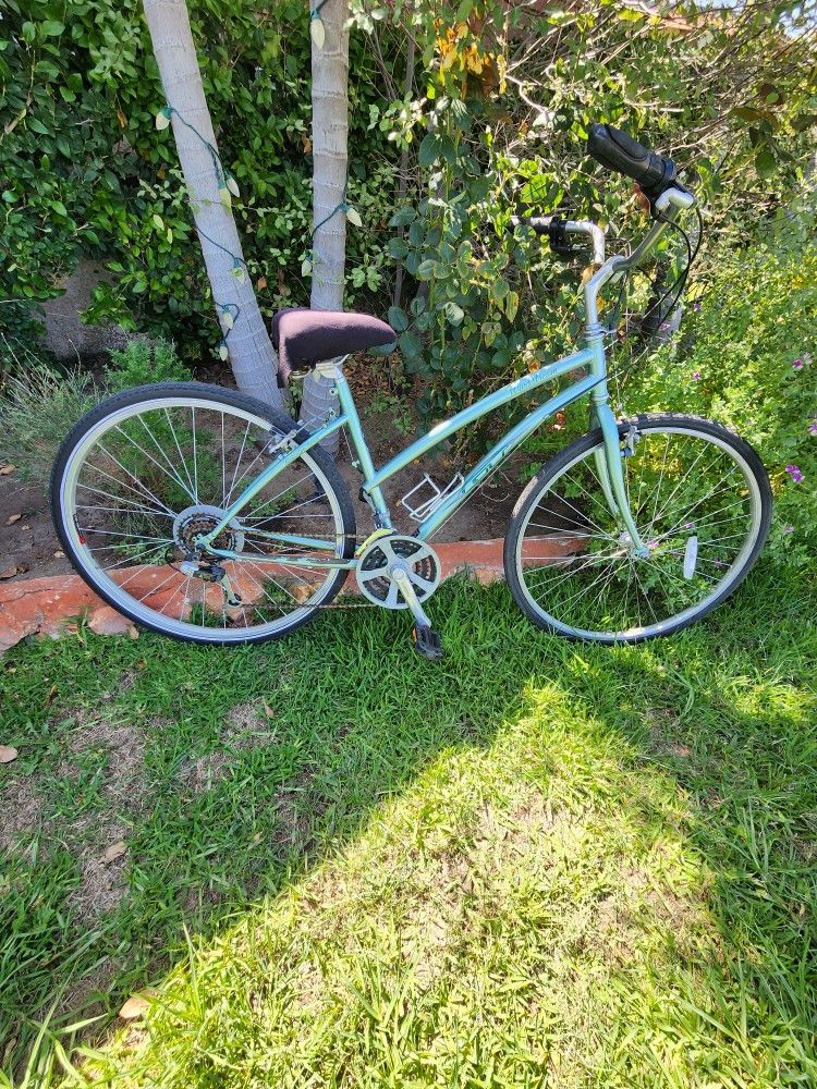 29 " Hybrid GT Windsream Mountain Bike /Bicycle