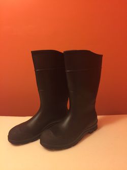 *NEW*Size 12 men's rain boots