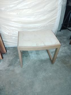 Mid-century modern Drexel dressing bench comparable prices were stored between 6 and $800 asking $199 or best offer
