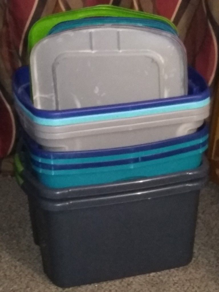 PLASTIC TUBS