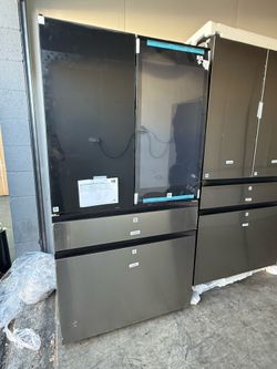Bespoke 36in. 29cu.ft. Standard Depth Charcoal Glass/Stainless Steel 4-Door French Door Refrigerator w/AI Family Hubplus