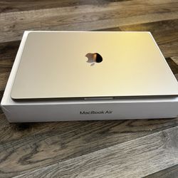 💻 MacBook Air M4 (2025) – 13” | 16GB RAM | Open Box / Like New