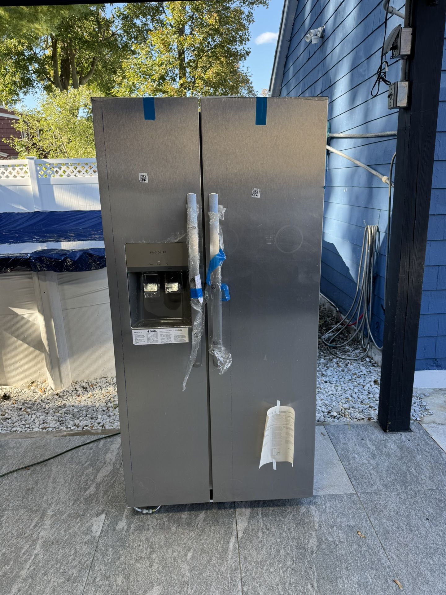 Frigidaire Refrigerator 33 X 68 Brand New One Receipt For 90 Days Warranty 