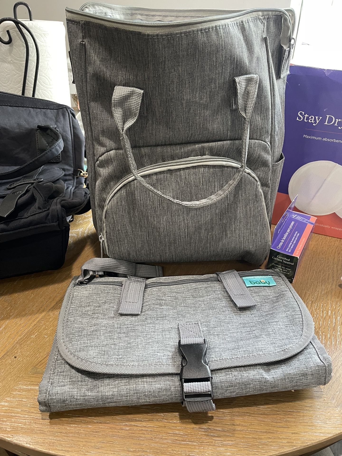 BABY TRAVEL/DIAPER BAG