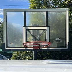 LIFETIME PORTABLE BASKETBALL HOOP