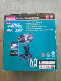 Makita 1/2-in impact gun