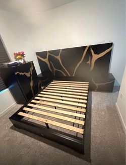 Modern Black & Gold Queen Bed Frame with Nightstands Attached🛏️Matching Storage Chest - No Credit Needed💸Same Day Delivery 🚚