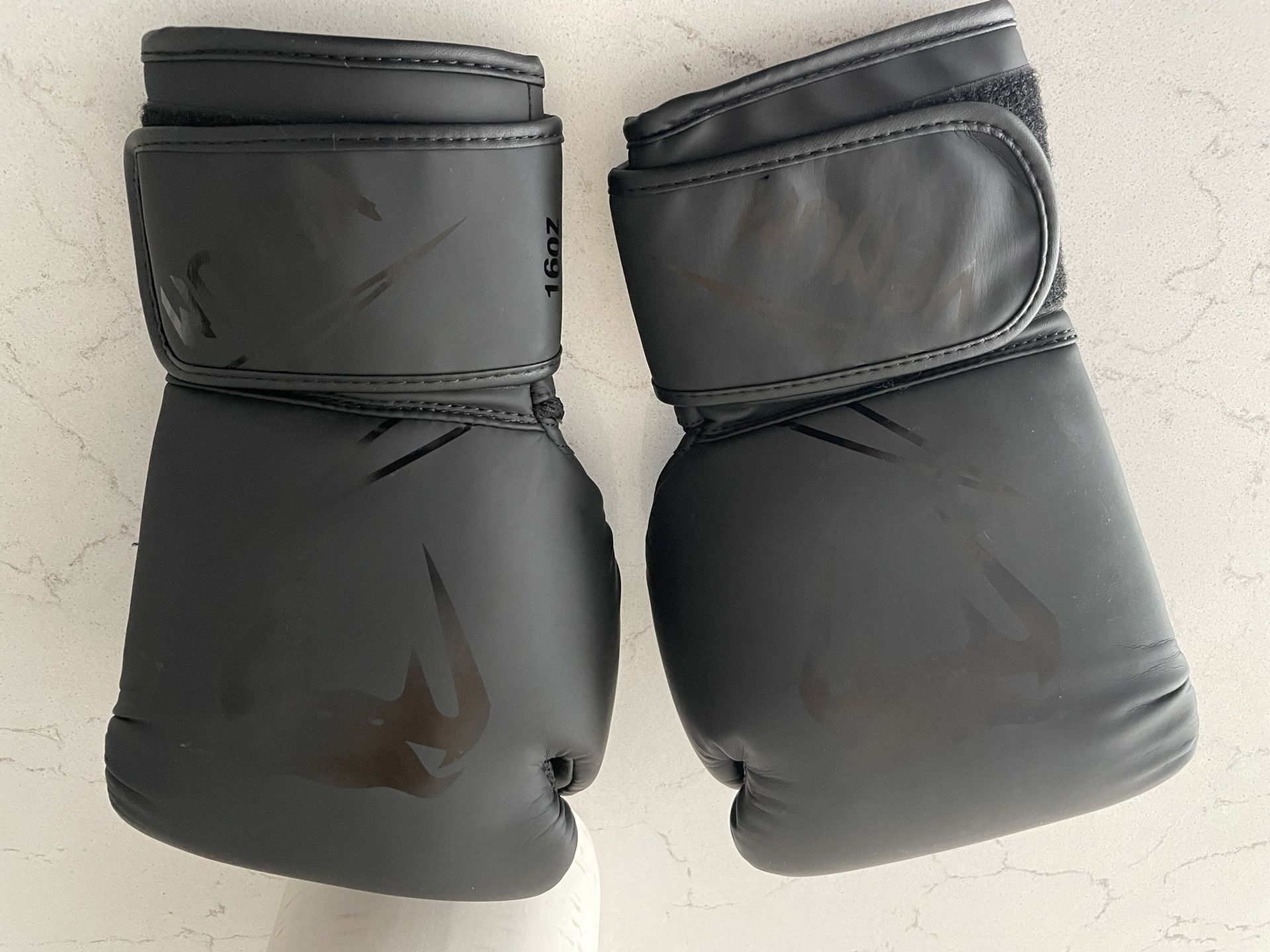Boxing Gloves 16oz