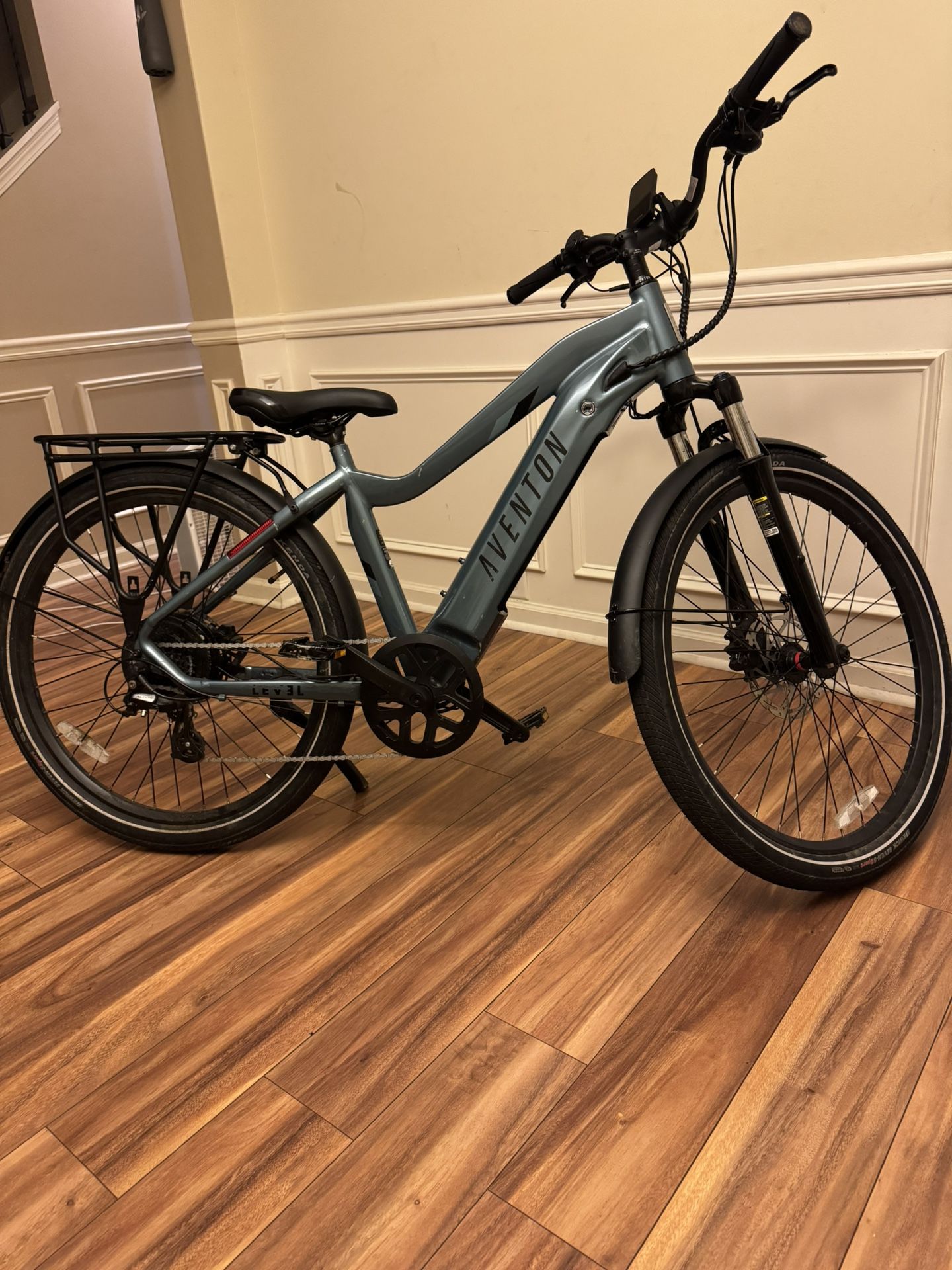 AVENTON LEVEL 2 E-BIKE