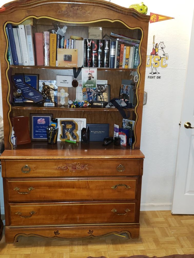 3 Dresser drawer with bookshelves