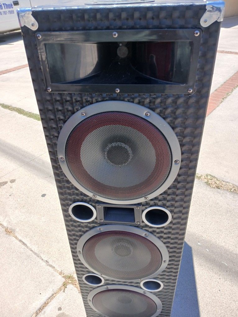 Karaoke Speaker & Mixer.. Call