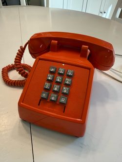 Vintage 1979 ITT Desk Phone