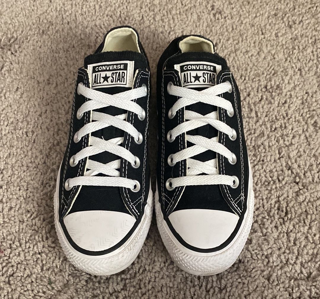Converse All Stars Chuck Taylor Sneakers Size 6 Women/ Mens 4 As Shown In Size Tag