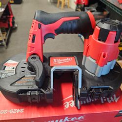 Milwaukee
M12 12V Lithium-Ion Cordless Sub-Compact Band Saw (Tool-Only)
