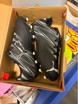 Soccer shoe
